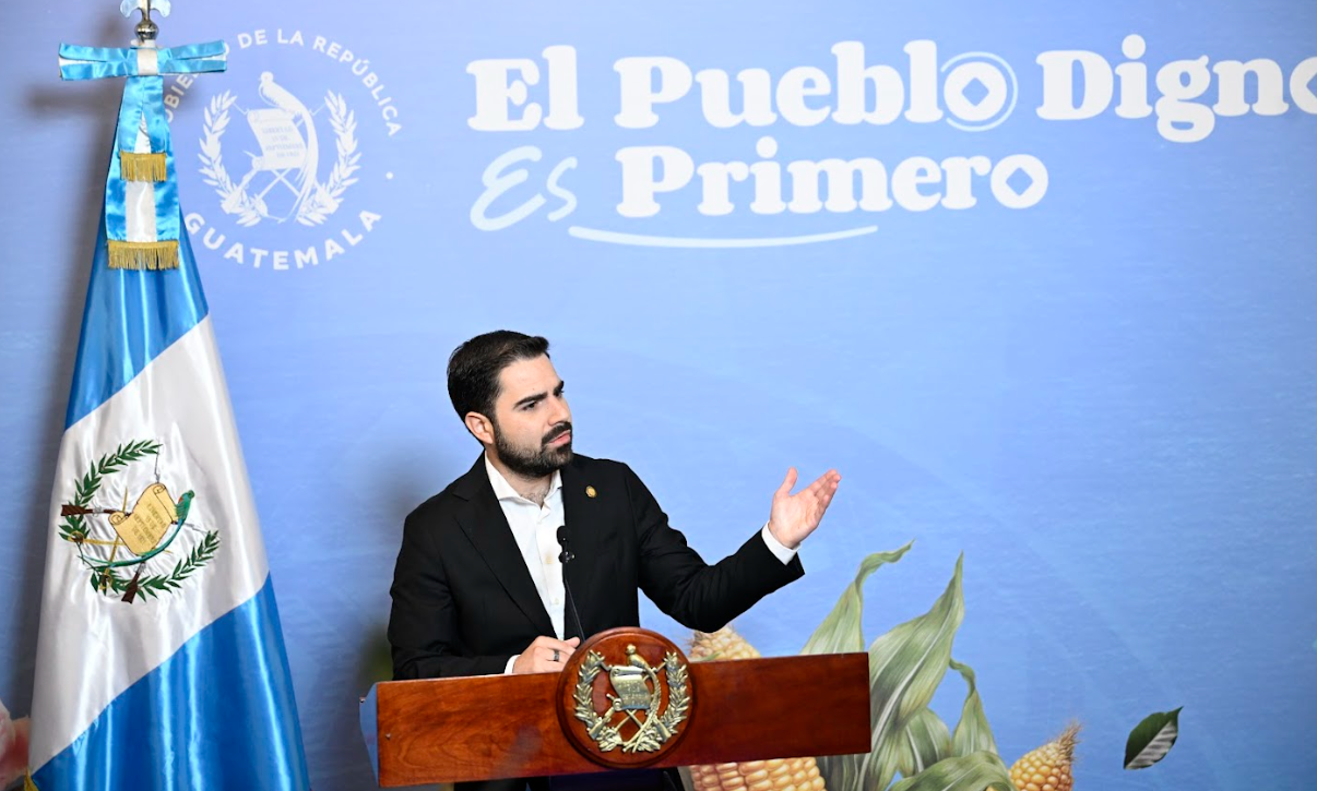 Secretario de Comunicación Social de la Presidencia compartió el respaldo del Gobierno de Guatemala al viceministro Luis Pacheco. (Foto: Byron de la Cruz)