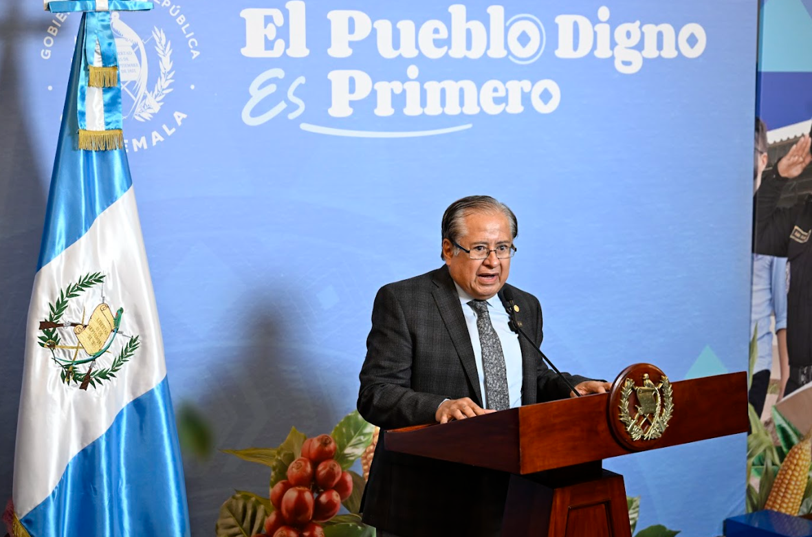 Ministro de Energía y Minas compartió la importancia de las licitaciones PET-3 y PEG-5. (Foto: Byron de la Cruz)