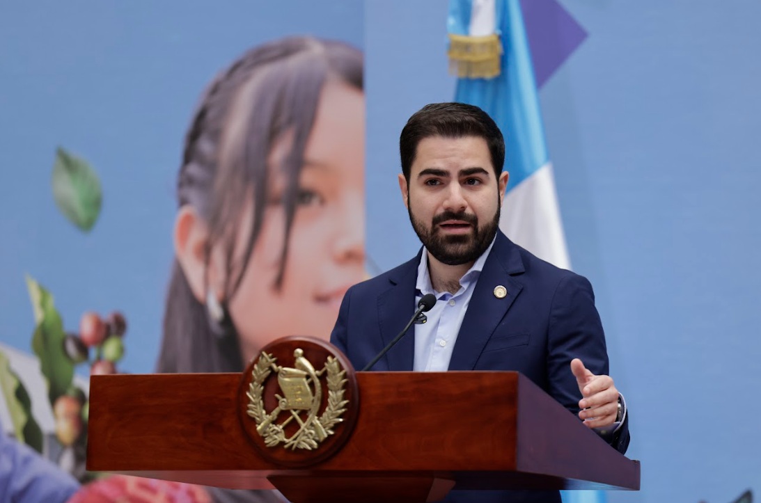 El secretario de Comunicación Social de la Presidencia compartió las agendas de trabajo de los mandatarios nacionales. (Foto: Daniel Ordóñez )