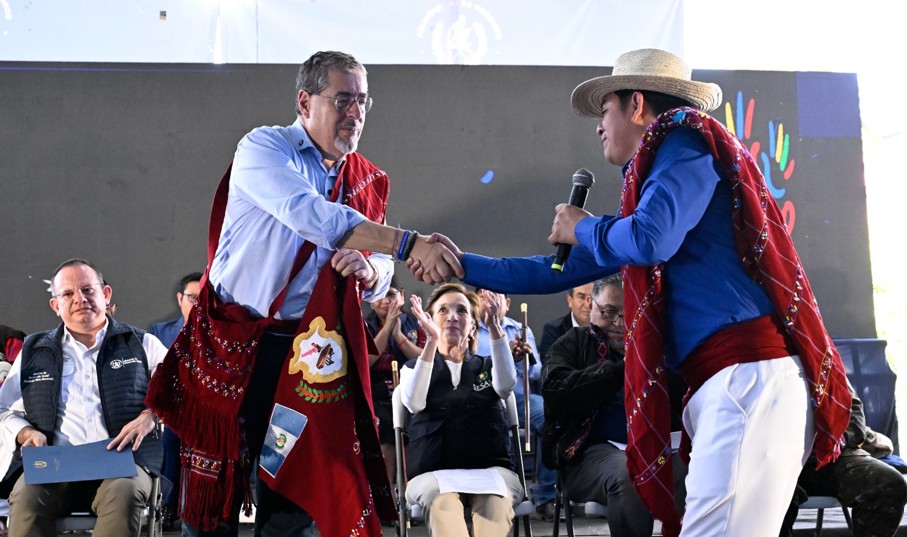 Gobierno declara segundo municipio libre de pisos de tierra como parte del programa Mano a Mano