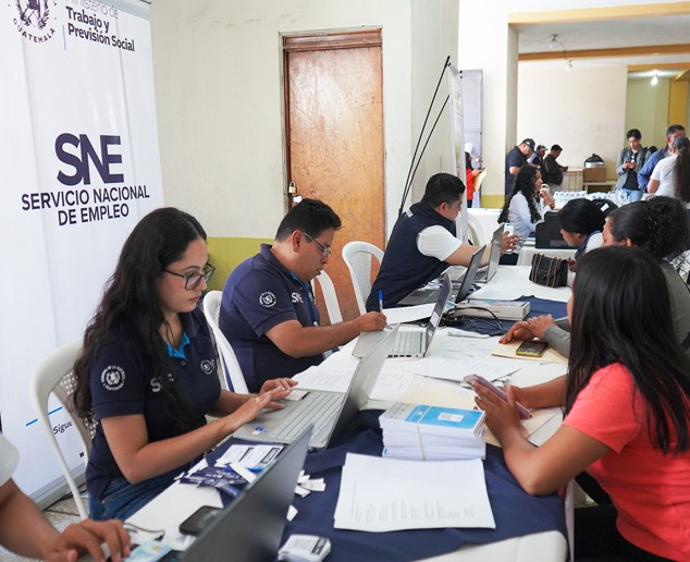 Feria Nacional de Empleo en Salamá ofrece 150 plazas laborales