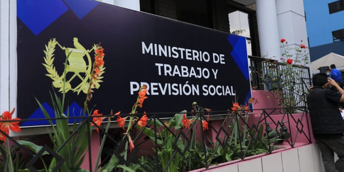 Mintrab acciona por denuncias de trabajadores contratados por Caribbean Cleaning
