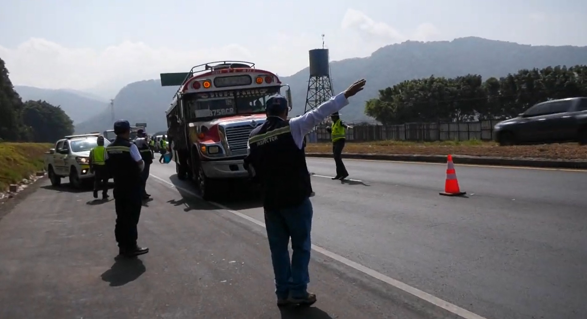 Los operativos de prevención de accidentes están instalados en diferentes carreteras del país.