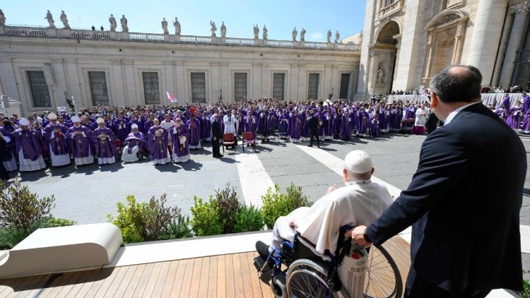 La imagen fue captada el pasado 8 de abril en la Casa Santa Marta, residencia del papa Francisco.