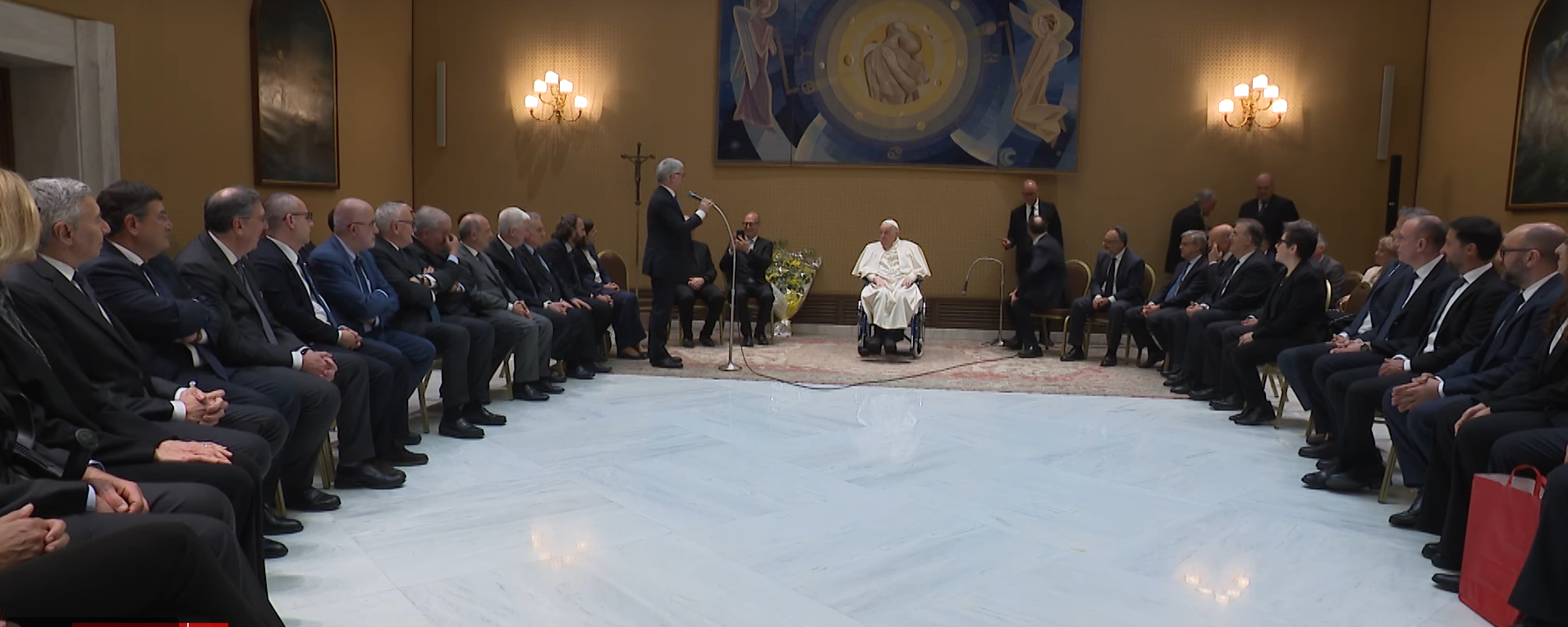 El Papa recibe al personal que lo trató en el hospital Gemelli