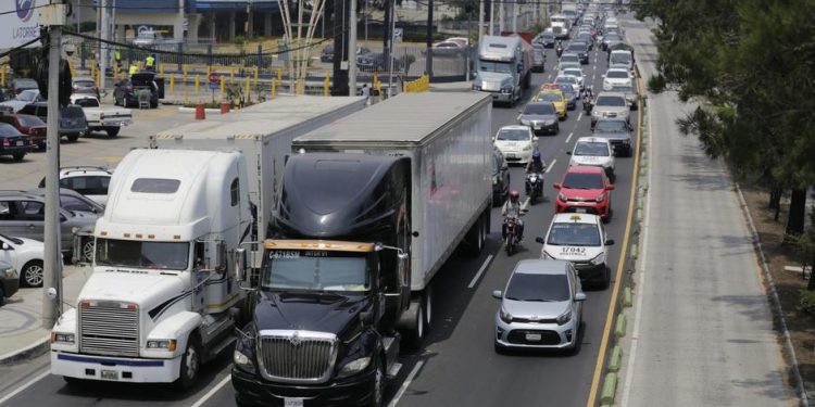 La restricción para la circula ción de transporte pesado abarca del Miércoles de Ceninza al Domingo de Resurección.