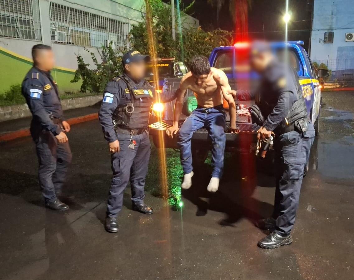 Ministro de Gobernación lamenta fallecimiento de agente en San Vicente Pacaya