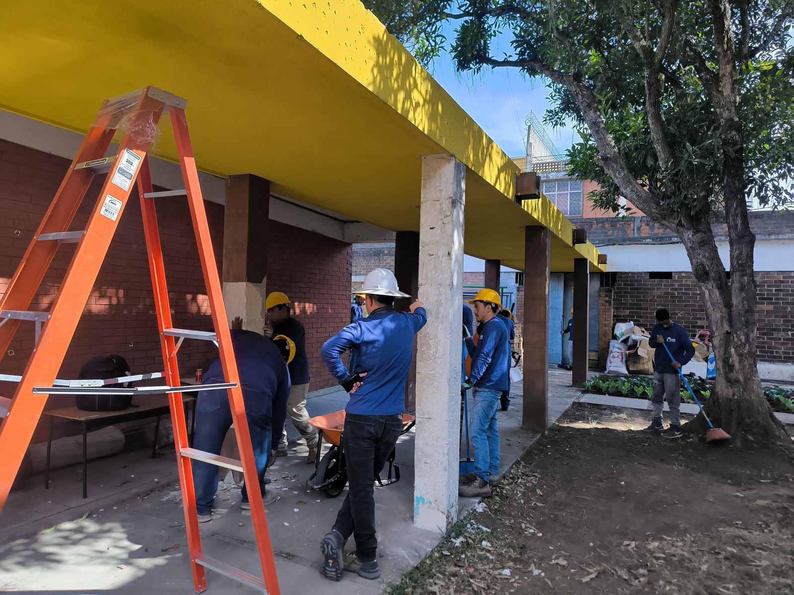 Realizan remozamiento en escuela para niños con discapacidad. (Foto: UCEE)