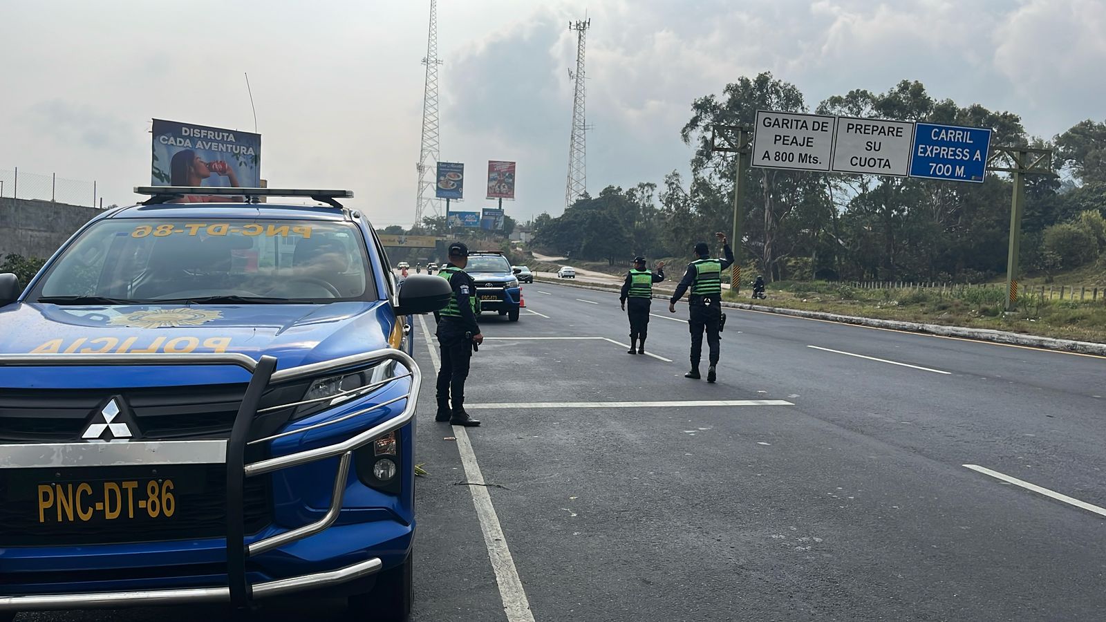 Operación retorno seguro: La estrategia de seguridad no solo involucra a la PNC, sino también a otras instituciones que integran el Sistema Conred y Provial. / Foto: PNC