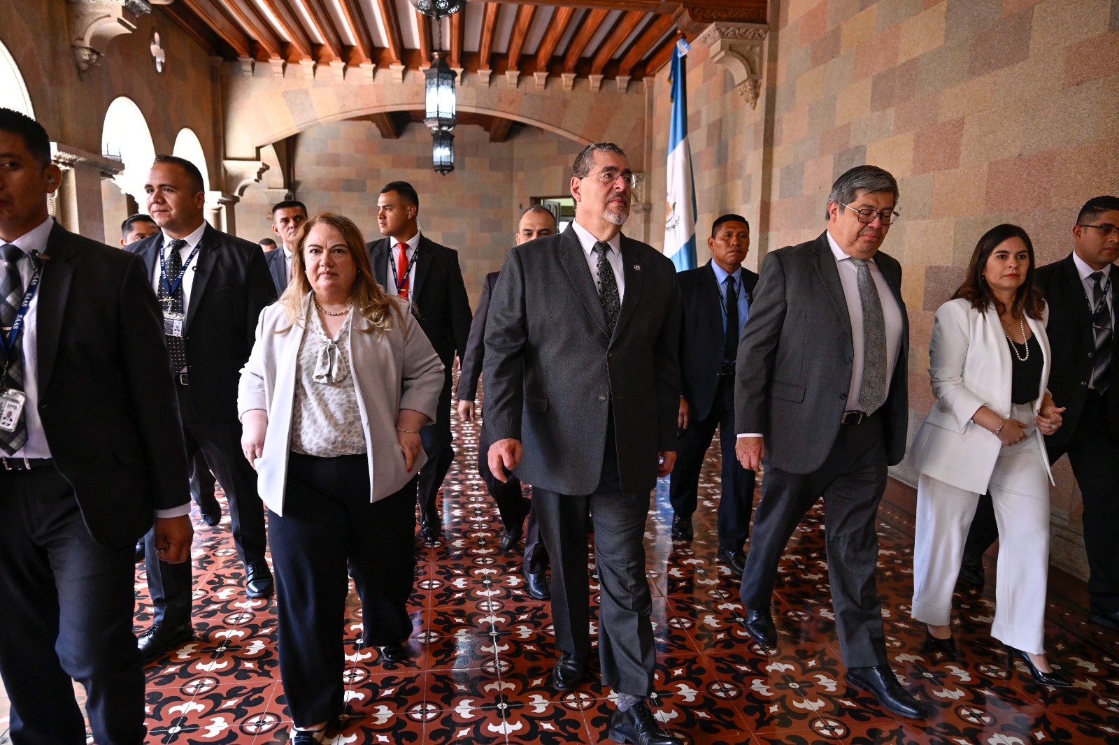 Evaluación de planes y nuevos proyectos marca la visita presidencial al Mingob