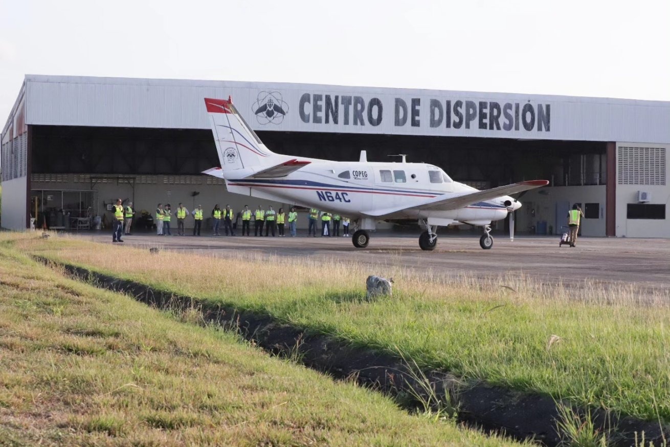 Para cumplir con este objetivo, se llevaron a cabo 22 vuelos especializados durante la semana epidemiológica número 16. / Foto: MAGA.