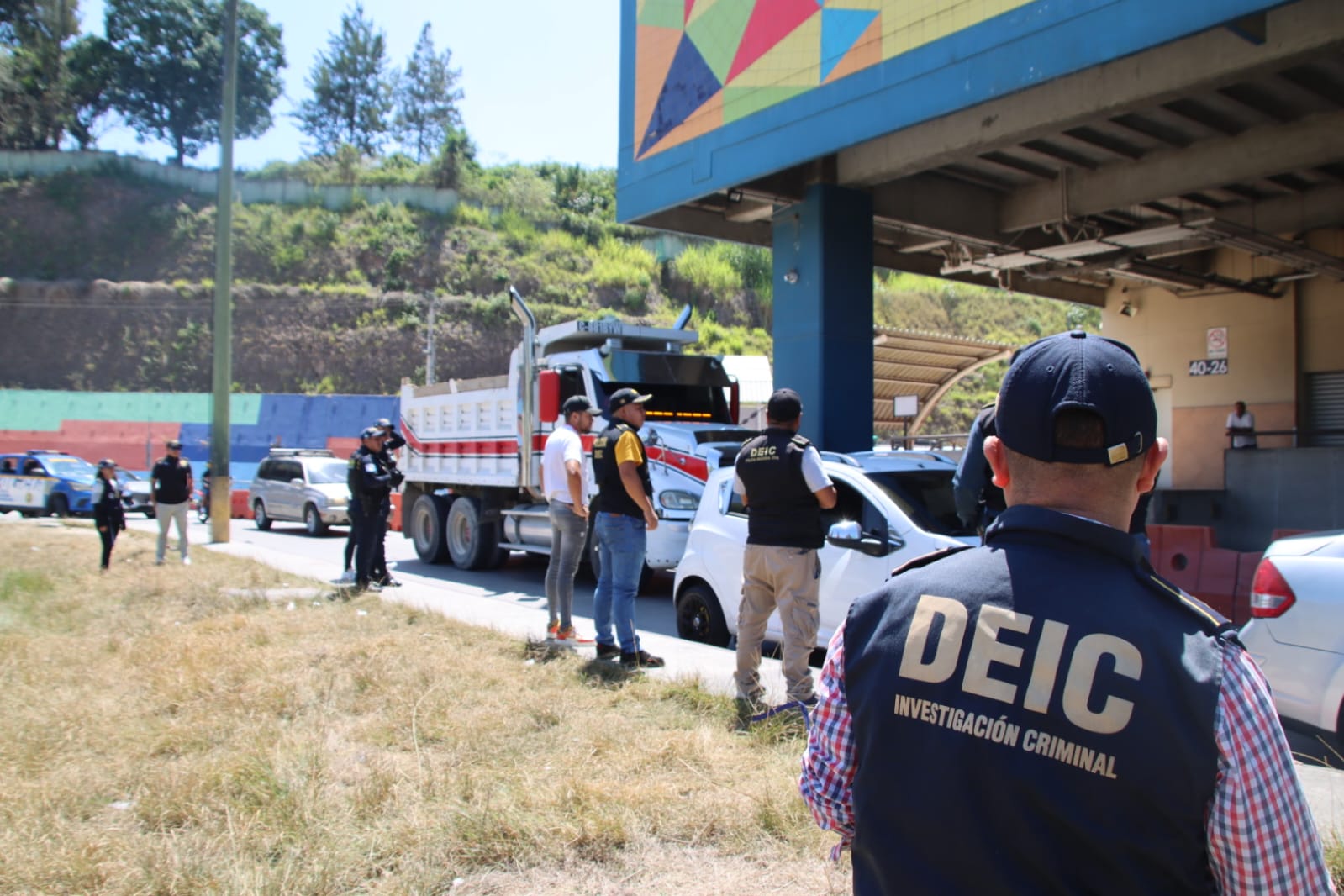 PNC lleva a cabo operativos contra taxistas pirata. / Foto: PNC.