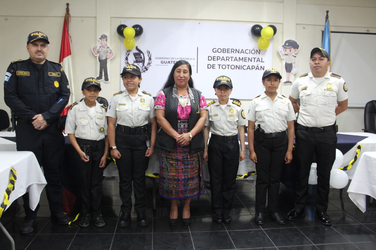 Totonicapán promueve la cultura de paz y la participación ciudadana con elección de niña jefa de estación de la PNC