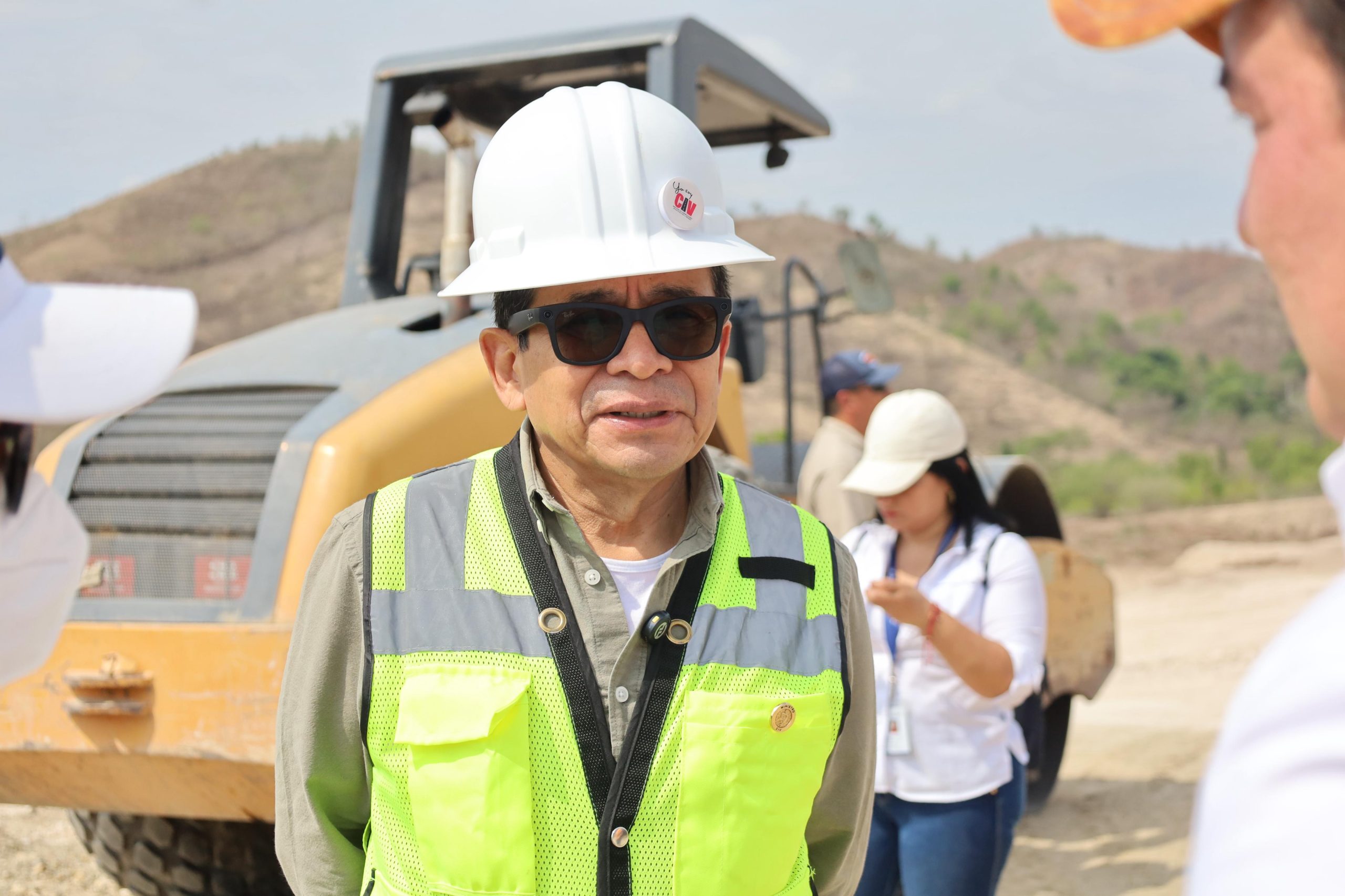 Ministro de Comunicaciones supervisa puentes de Zacapa