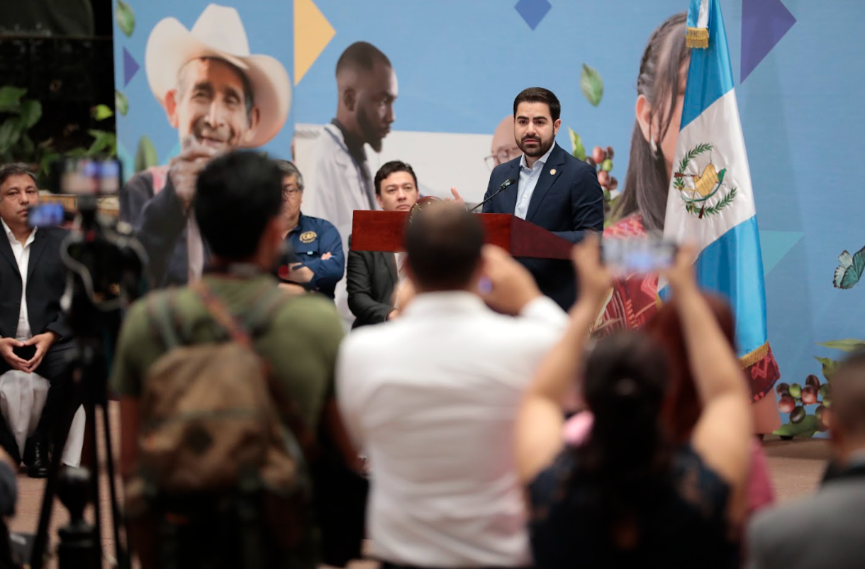 Secretario Palomo destaca apertura a la prensa y destaca avance en ranking de libertad de prensa