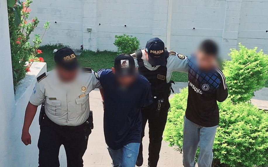 Capturan a presuntos pandilleros con marihuana en operativo en Retalhuleu