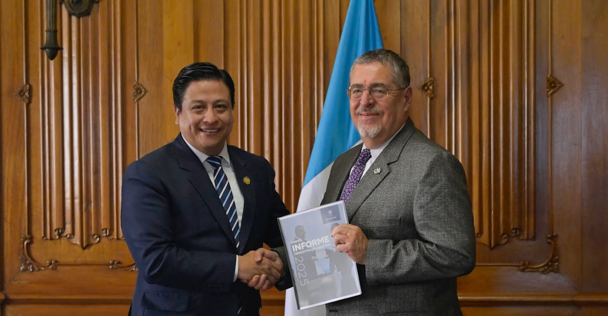 Presidente Bernardo Arévalo recibió el Primer Informe Trimestral de Gestión 2025