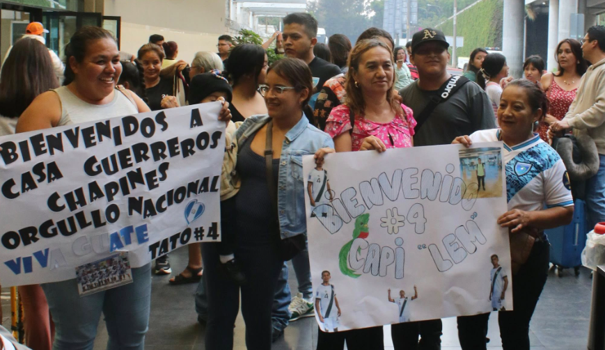 Ovación en La Aurora: Guatemala recibe a la selección de futbol playa como héroes