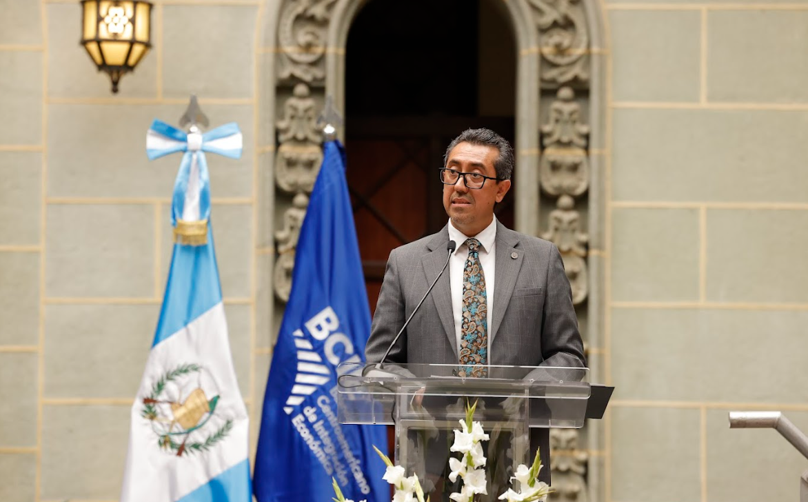 Ministro de Finanzas, Jonathan Menkos, destaca el trabajo con el BCIE. / Foto: Gilber García.