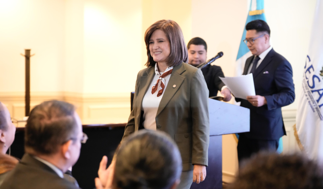 Vicepresidenta Karin Herrera atiende a divulgación de resultados del Quinto Censo Nacional de Talla./Foto: Daniel Ordóñez.