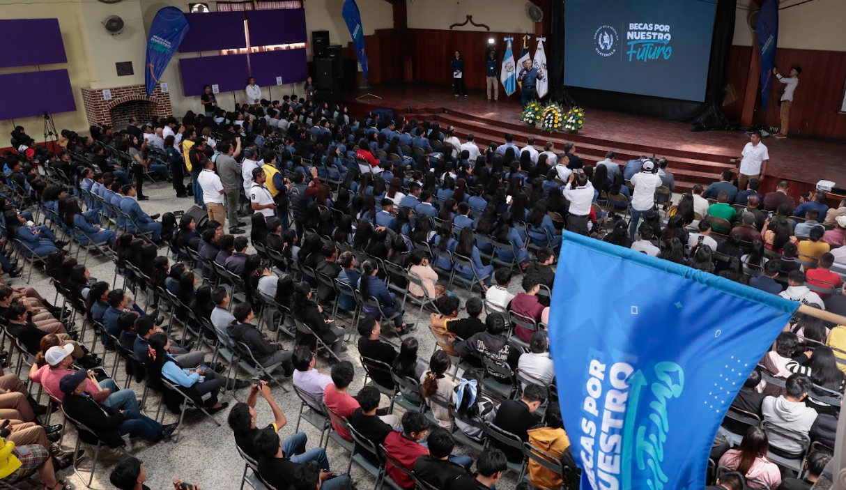 Más de 30 mil guatemaltecos se han registrado en Becas por Nuestro Futuro