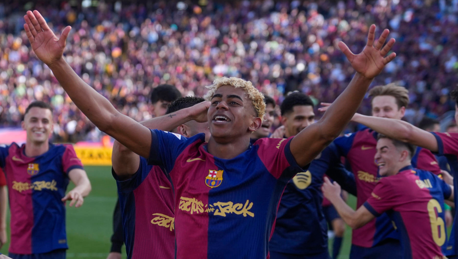 Barcelona se corona campeón de LaLiga con drama dentro y fuera del campo
