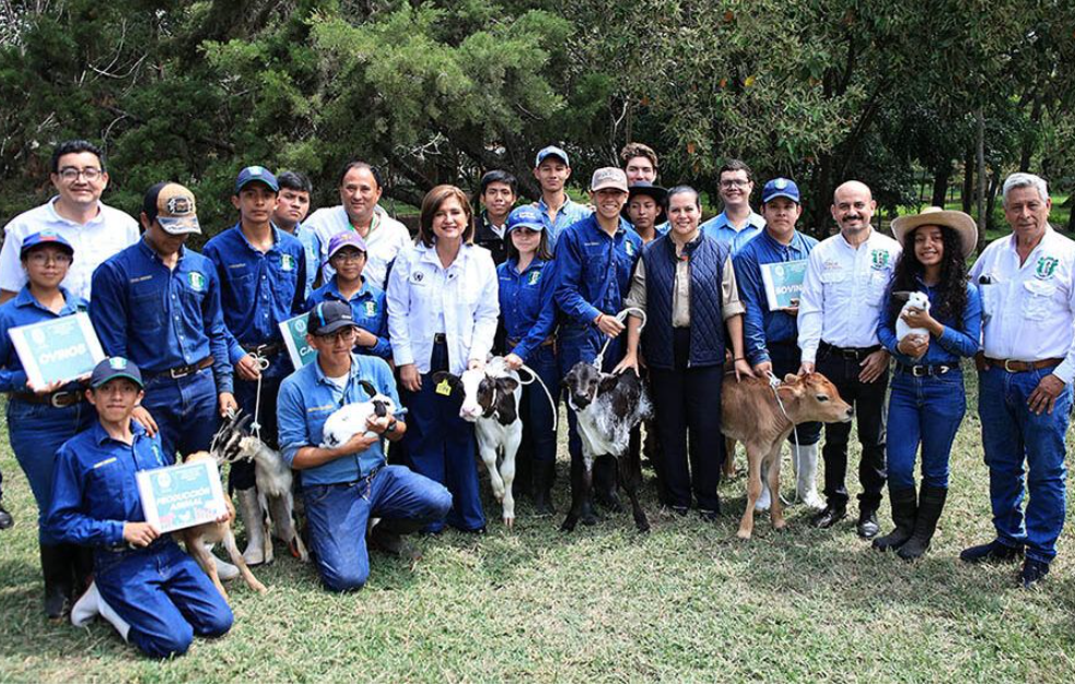 Al finalizar el acto de firma del convenio, las autoridades realizaron un recorrido por las instalaciones de la ENCA. / Foto: MAGA