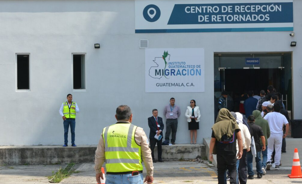 Migración brinda atención integral a personas guatemaltecas migrantes retornadas