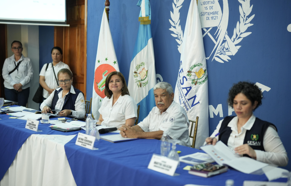 Vicepresidenta Karin Herrera impulsa ampliación del banco de leche materna y proyectos de agua en Zacapa