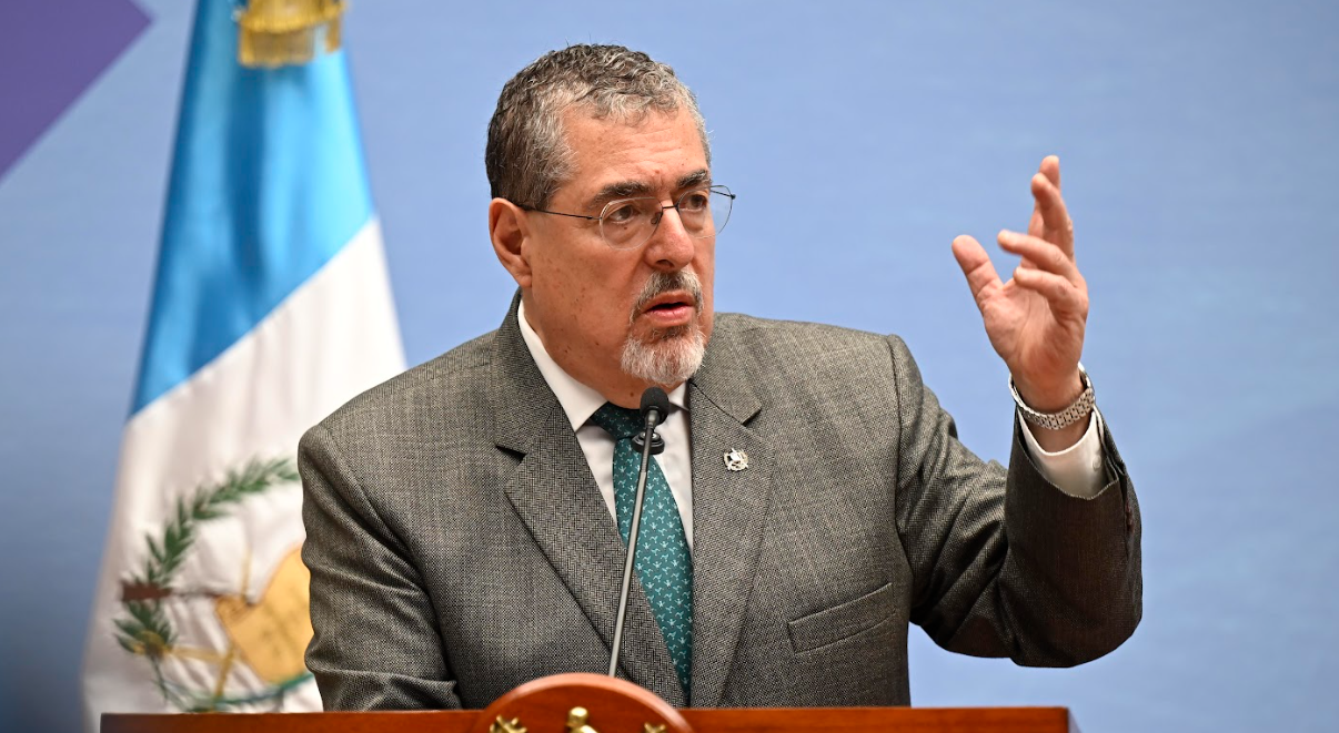 Presidente informa que se accionará conforme a la ley contra docentes que no cumplan sus funciones