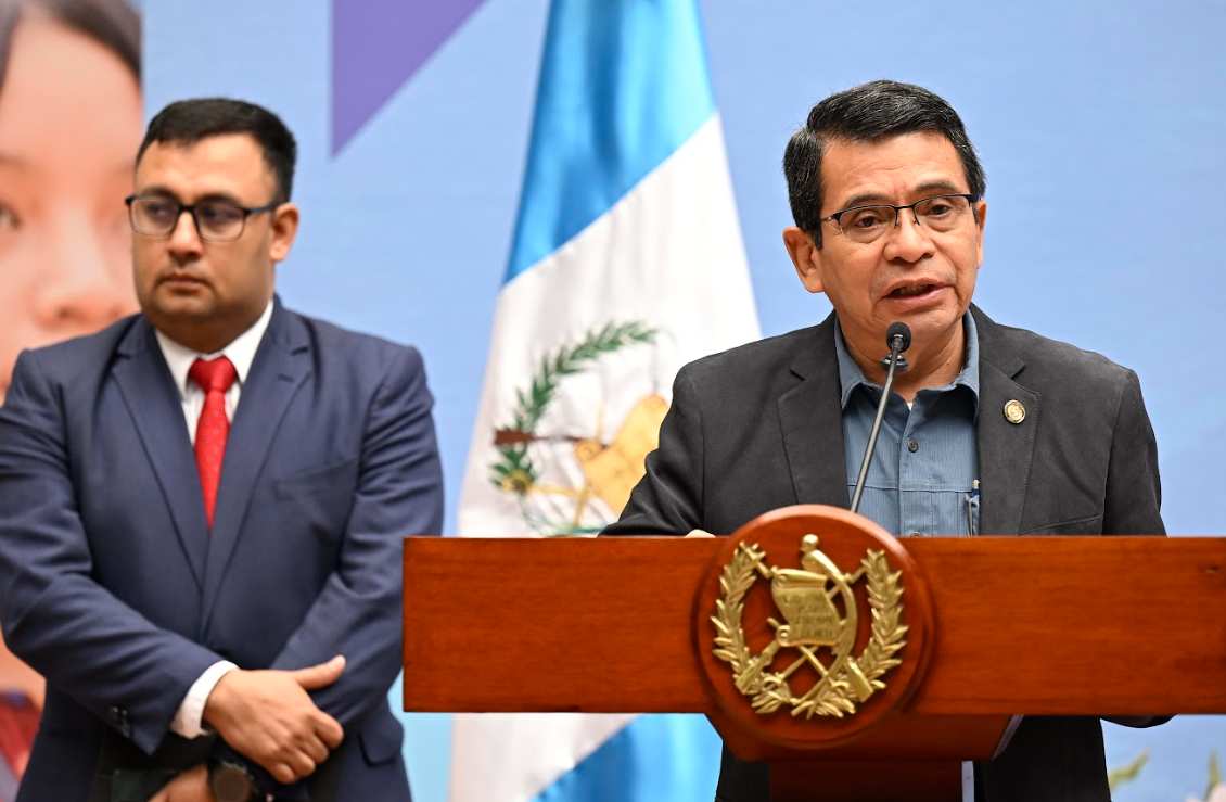 Ministro Díaz explica el contenido de la Ley General del Sistema Portuario./Foto: Álvaro Interiano.