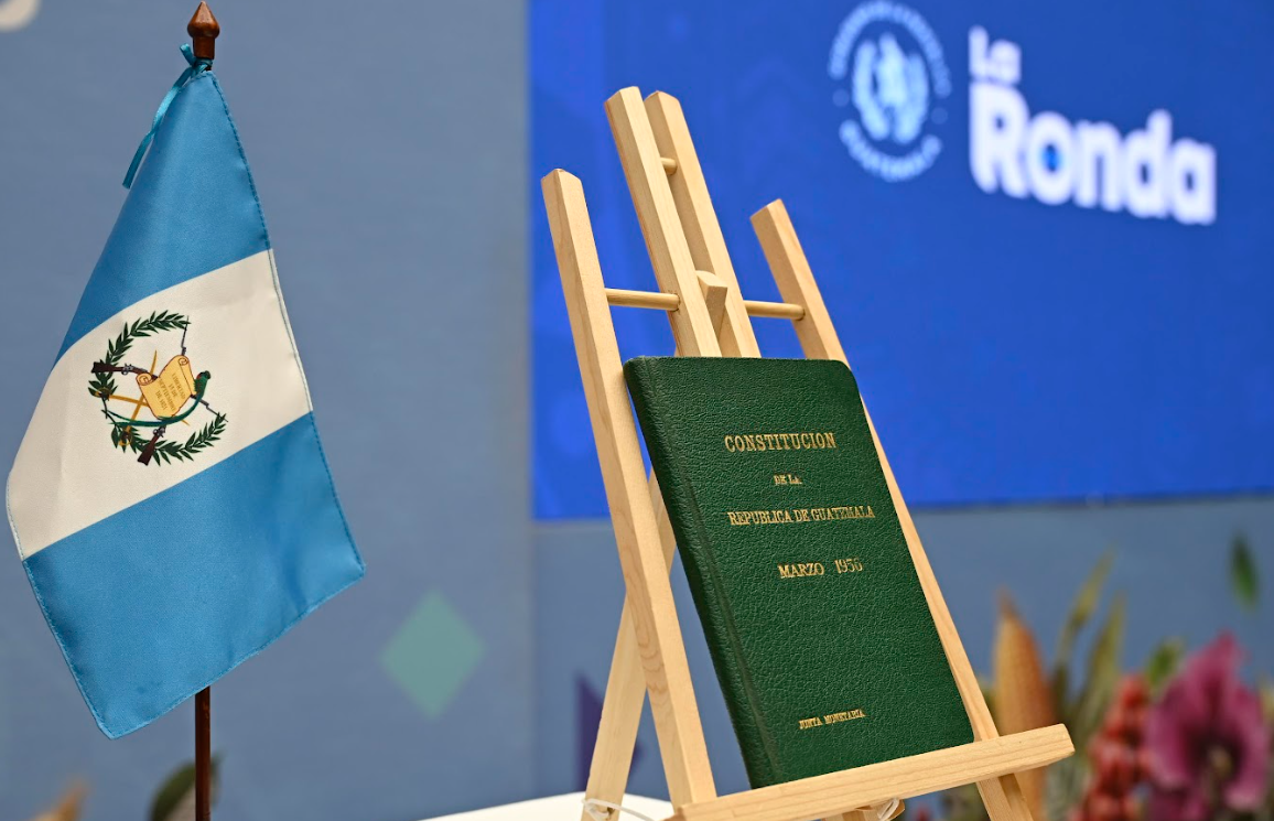 El presidente Arévalo destaca importancia del 40 aniversario de la Constitución