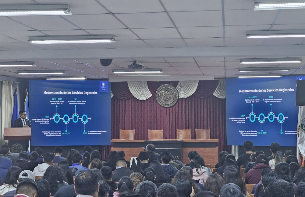 Impulsan cultura financiera con capacitación que empodera a participantes en Quetzaltenango