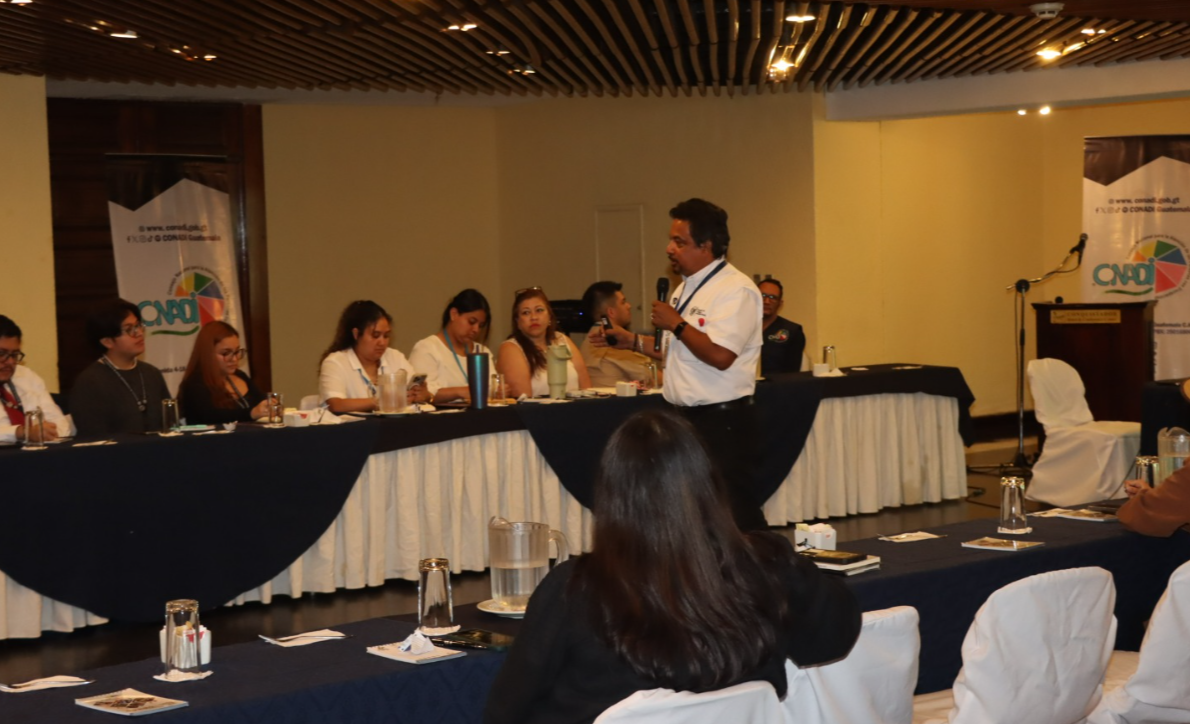 Conadi imparte capacitaciones sobre personas con discapacidad a comunicadores del CIV./Foto: CIV.
