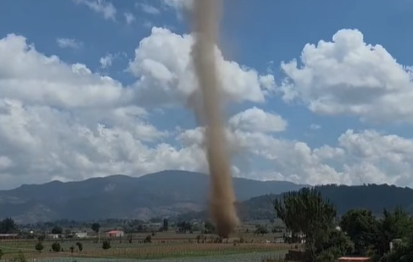 Santa María de Jesús presenció un gustnado, que no es igual a un tornado