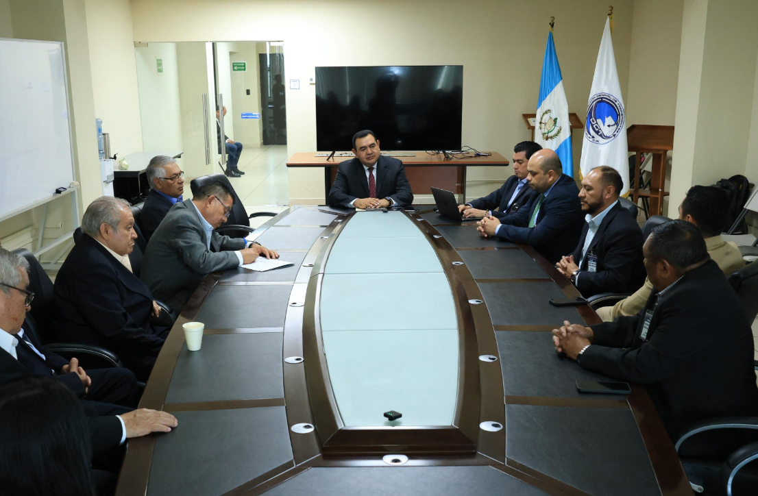 El director general de Transporte y Gretexpa se reunieron para analizar panorama en el transporte./Foto: CIV.