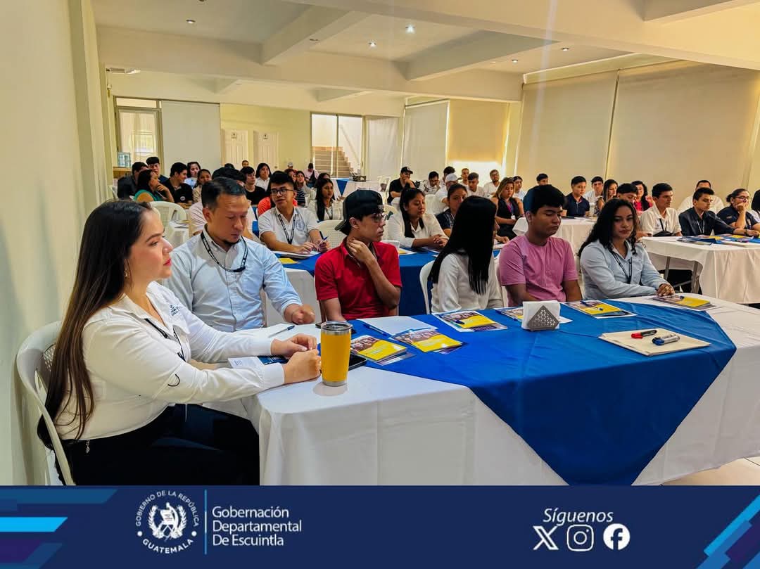 Jóvenes debaten sobre ciudanía y participación política en Escuintla