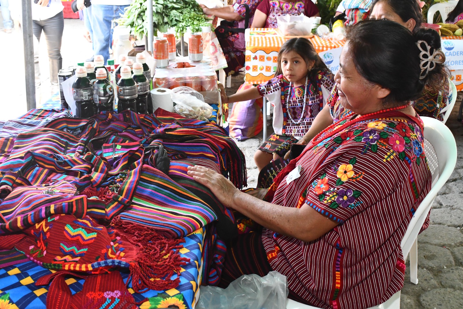 Impulsan economía local a través de la Feria del Agricultor en Huehuetenango