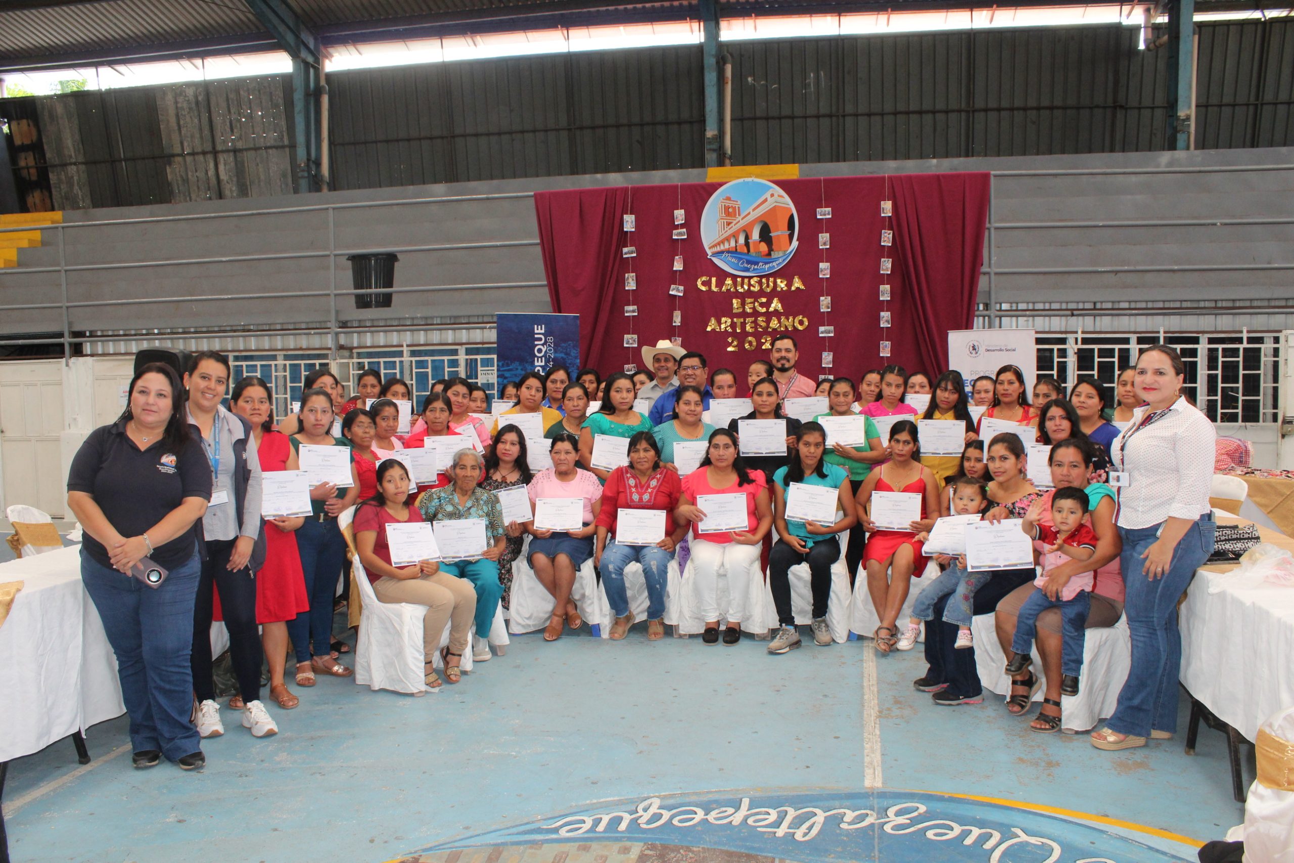 Clausuran programa Beca Social Artesano en Quezaltepeque