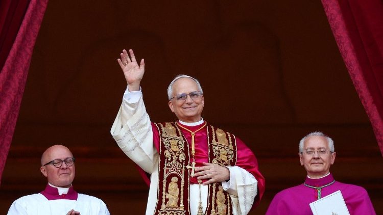 “La paz esté con todos ustedes”, las primeras palabras del papa León XIV