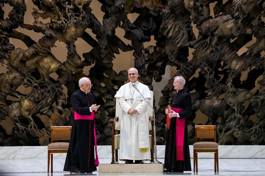 El papa León XIV, durante su primera audiencia pública de su pontificado.