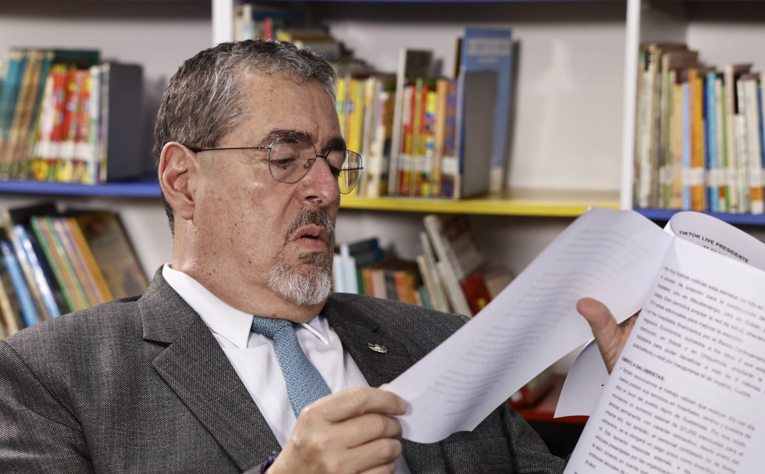 Presidente Arévalo invita a participar en “fiesta de las letras”