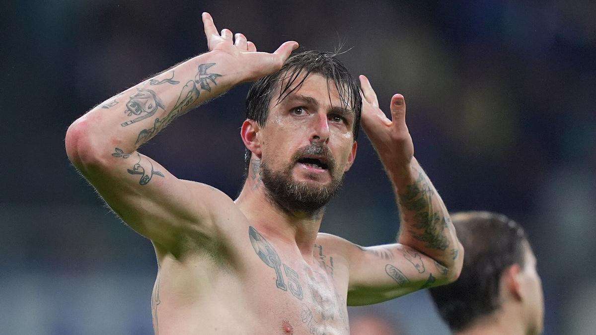 De vencer al cáncer a eliminar al Barcelona: la historia de superación de Francesco Acerbi