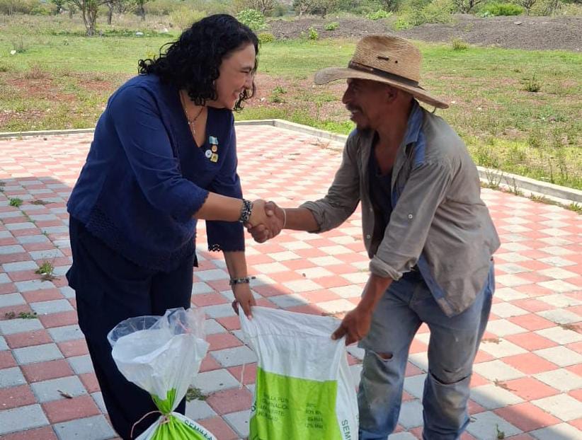 Entregan semillas a agricultores de Agua Blanca, Santa Catarina Mita y Asunción Mita