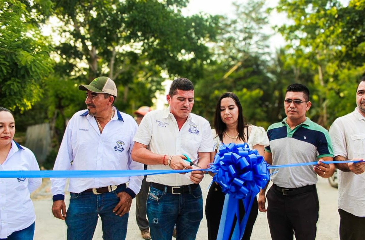 Inauguran proyecto de mejoramiento de carretera en Barrio La Calzada en Santa Ana, Petén