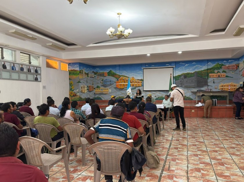 Firman 10 convenios de desarrollo en Patzún, San Pedro Yepocapa y San José Poaquil