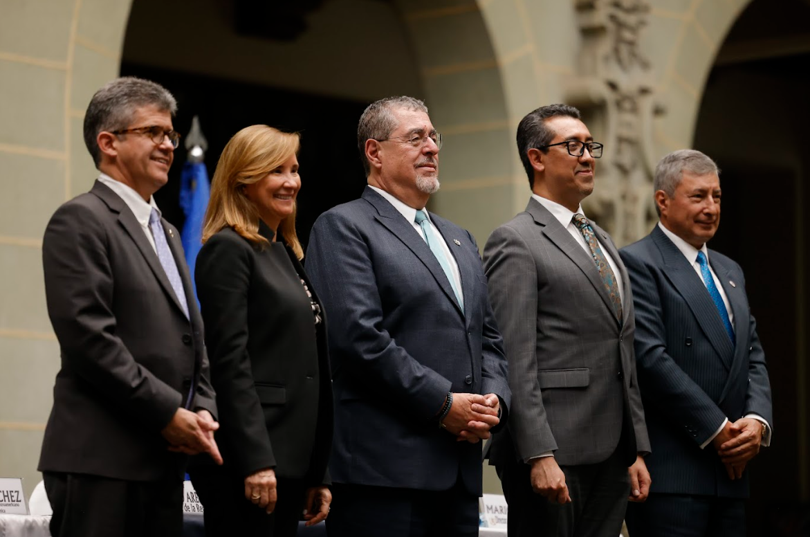 Presidente Arévalo refrenda su compromiso con la salud con la construcción de cinco hospitales
