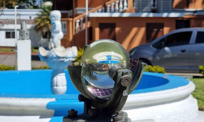 Así funciona el heliógrafo, el instrumento que registra las horas de sol