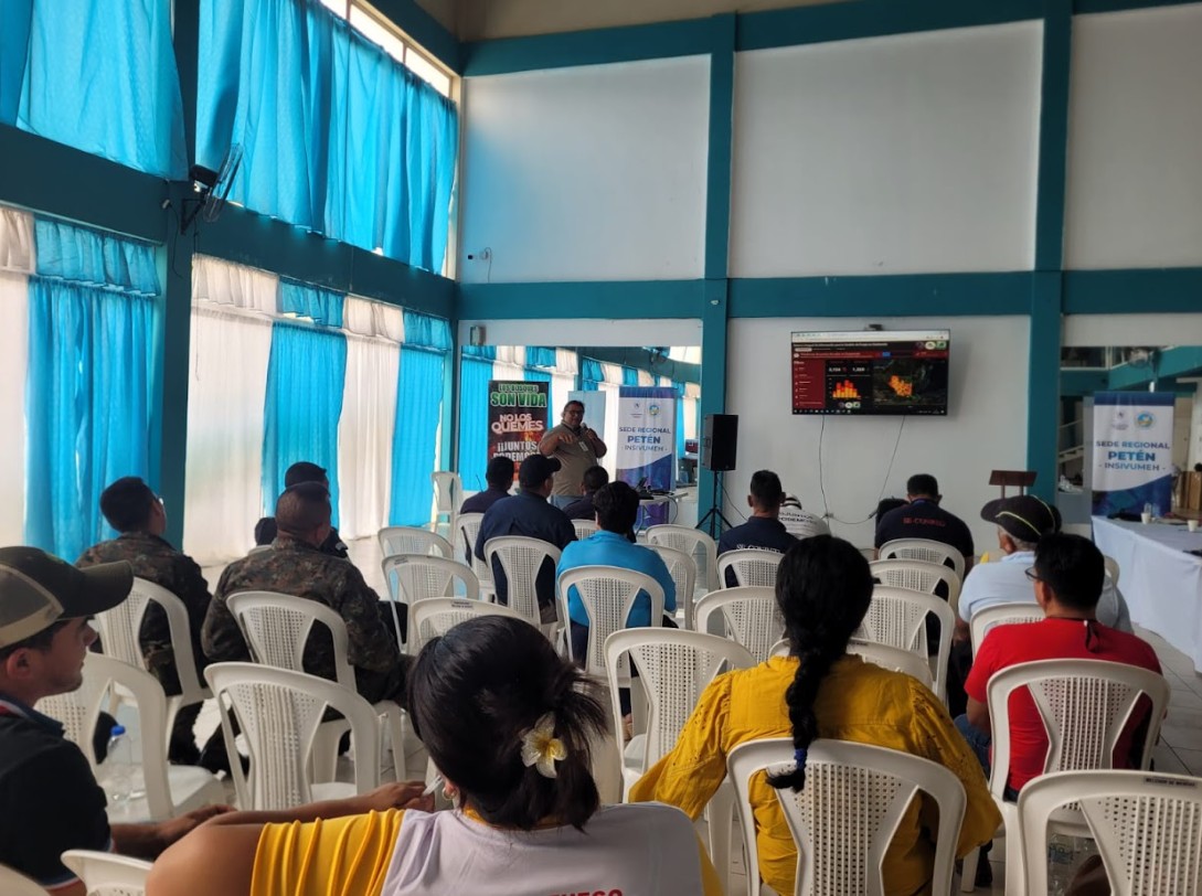 Fortalecen coordinación del CIF Municipal de Melchor de Mencos para enfrentar incendios forestales