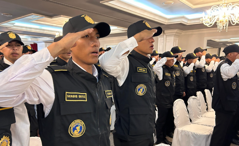 Agentes ahora se desempeñarán como investigadores de la PNC. / Foto: PNC.